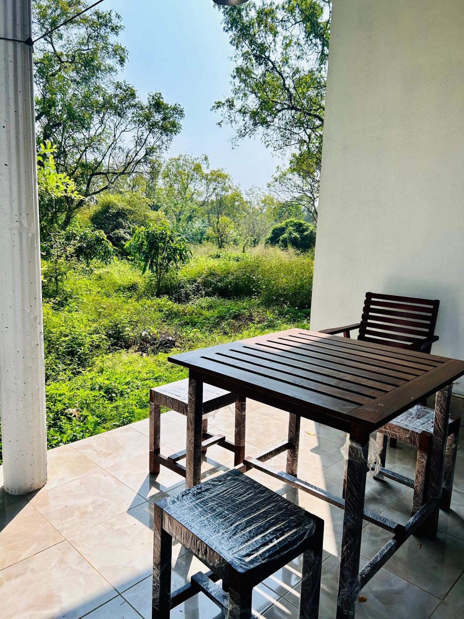Neem Holiday Bungalow Yala Tissamaharama Exterior foto
